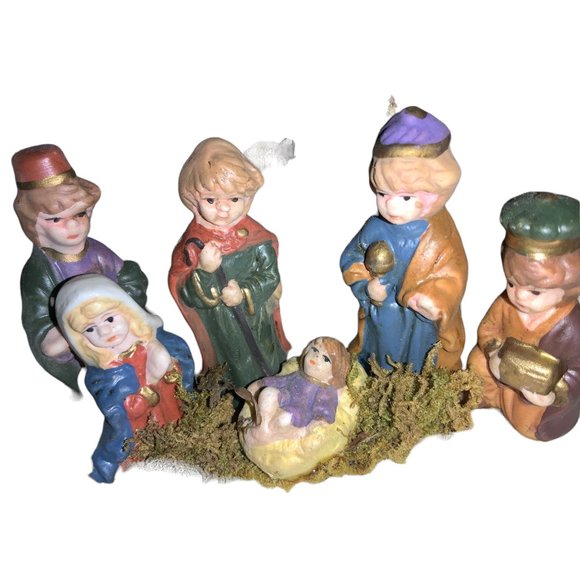 Small Wood Nativity set One Piece - Picture 4 of 10